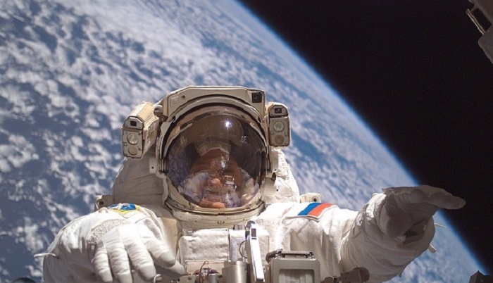 Astronauts talk about strange sensations in space, sounds and UFOs 9