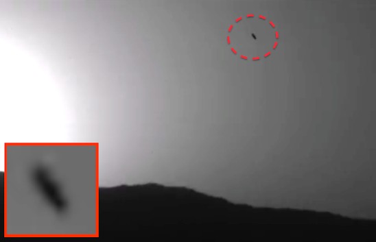 Mars, Rover Curiosity photographs UFOs in the skies of the Red Planet! 10