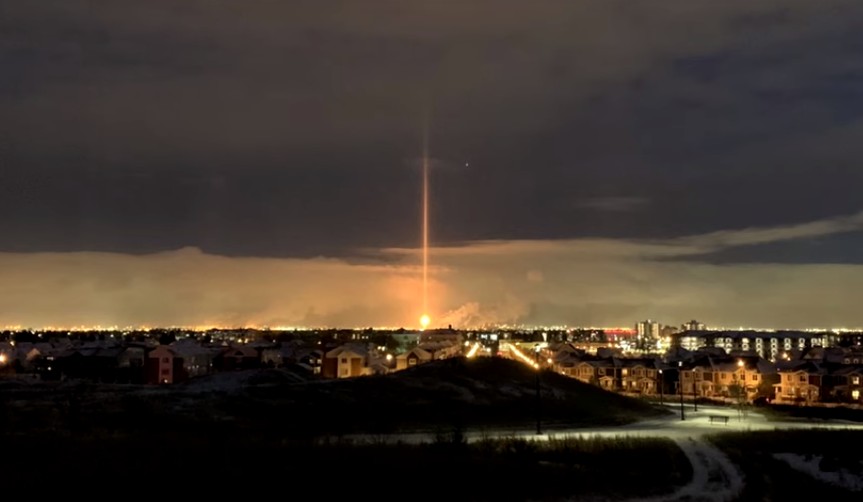 Mysterious Ray of Light causes panic in Edmonton, Canada 10