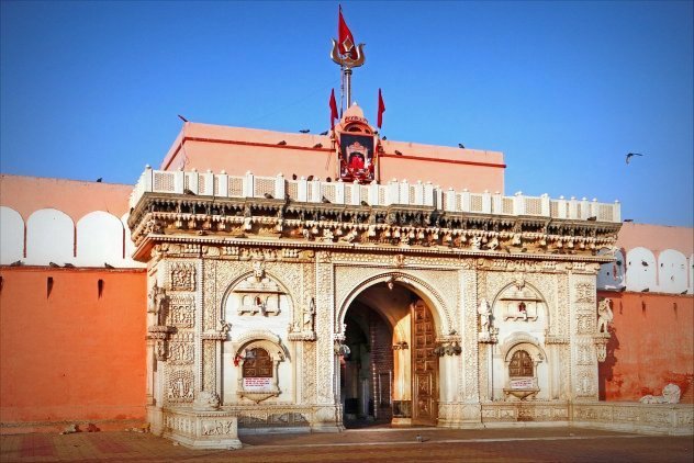 Shri Karni Mata - Mysterious Temple in India 1