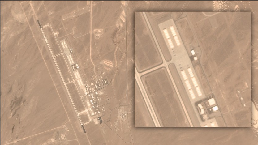 AREA 51, "mysterious objects" suddenly appear from the hangars of the Tonopah Test Range airport 14