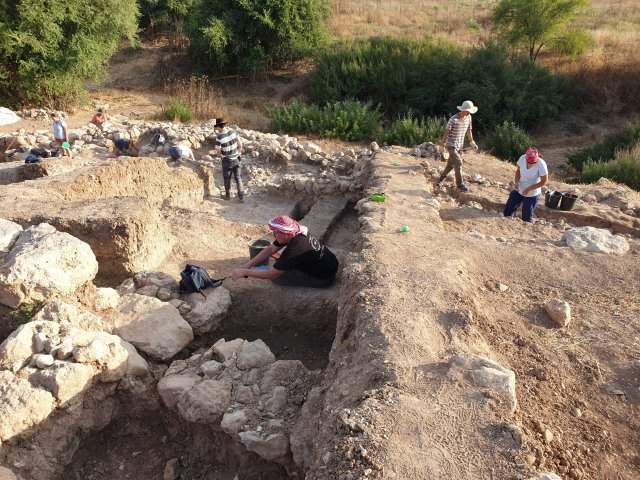 The biblical hometown of Goliath discovered in Israel, and the ruins are gigantic 14