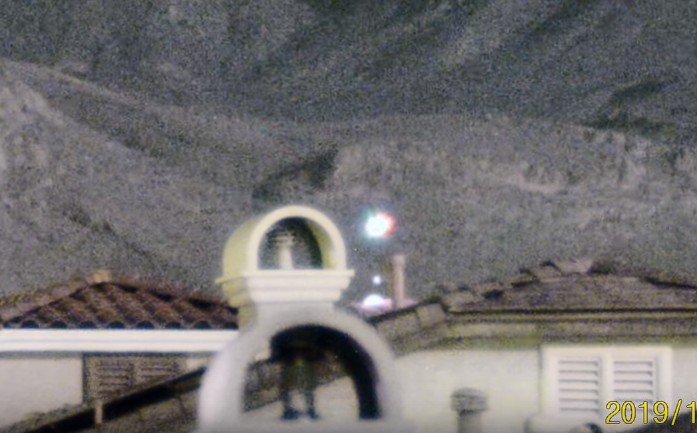 Spectacular UFO sighting is recorded on Las Vegas' Little Red Rock 13