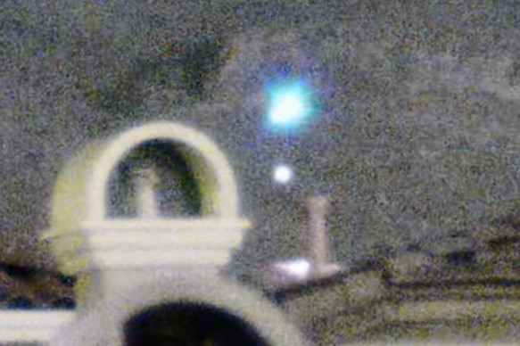 Spectacular UFO sighting is recorded on Las Vegas' Little Red Rock 15
