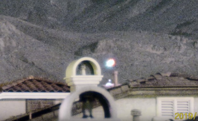 Spectacular UFO sighting is recorded on Las Vegas' Little Red Rock 14