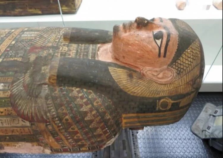 The mystery of the death of a woman mummified 2600 years ago is revealed 7