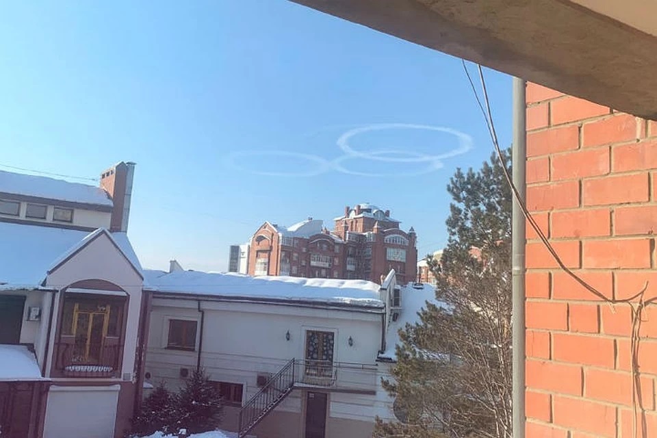 “This is an anomaly!”: Unusual ring-clouds appeared in the sky above Russian city 8