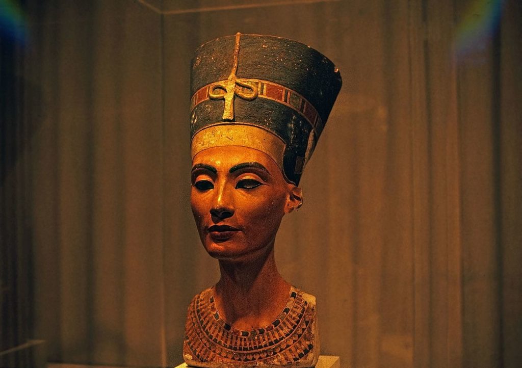 A possible grave of Nefertiti was found in the tomb of Tutankhamun 1