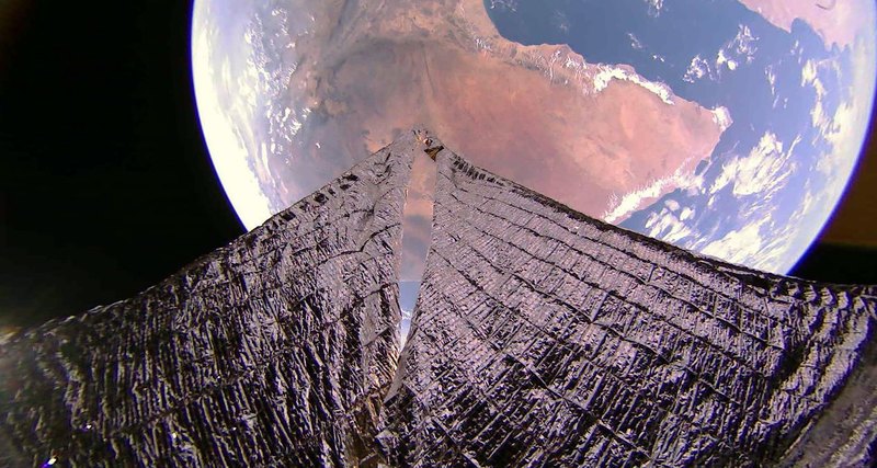 Space sailing ship sent amazing pictures of the Earth 9