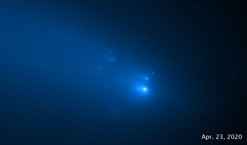 The nucleus of the comet Atlas has split into 25 parts 3