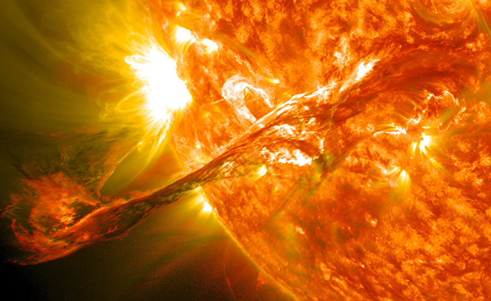 The sun affects the emergence of large-scale epidemics on Earth 1
