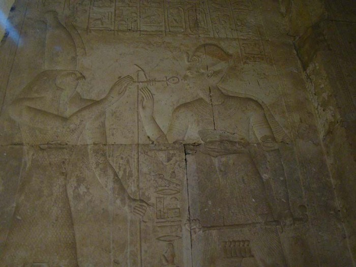 Helicopter, tank, submarine: what is actually depicted on the walls of the temple in Abydos 10