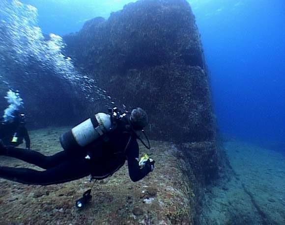 Yonaguni's underwater ruins - the remains of Lemuria? 67