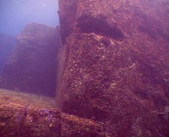 Yonaguni's underwater ruins - the remains of Lemuria? 69