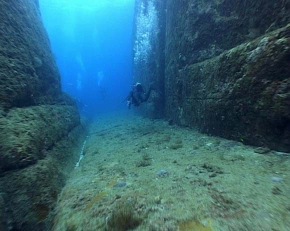 Yonaguni's underwater ruins - the remains of Lemuria? 70