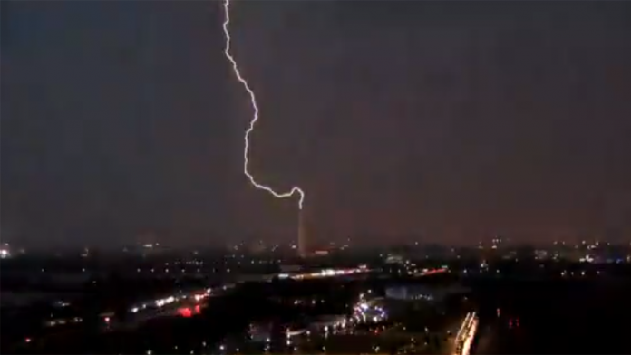 Bad Omen? Lightning struck the Washington Monument 14