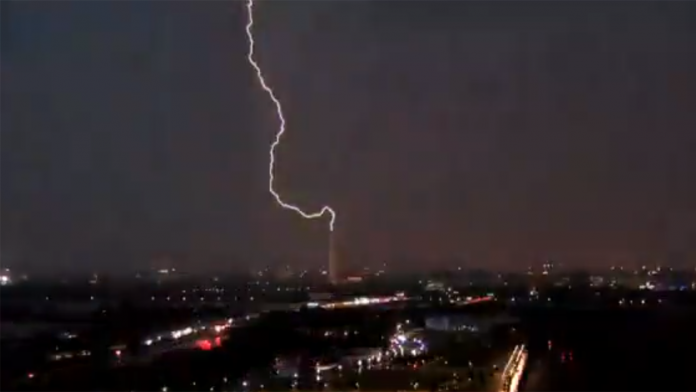Bad Omen? Lightning struck the Washington Monument 11