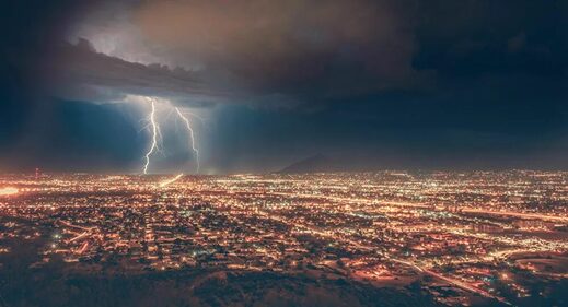 Thousands of "apocalyptic" lightning strikes and flash floods hit the UK 18