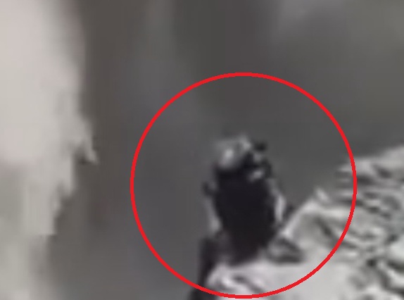 Iceland accidentally filmed a transforming alien watching people 13