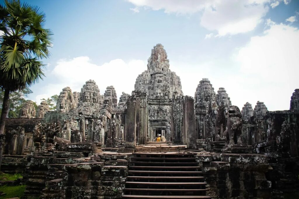 What secrets and mysteries of Angkor baffle modern scientists? 8