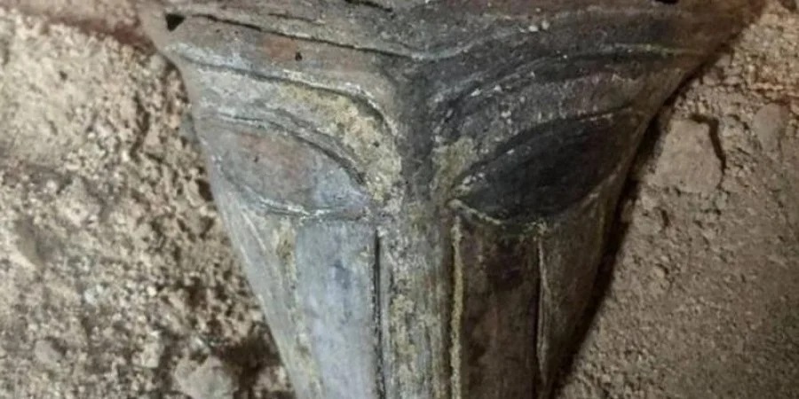 A portrait of an alien? In Bulgaria, archaeologists have found a clay mask of an unusual shape 12