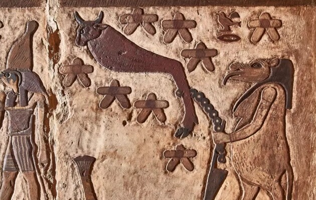 Archaeologists have discovered "unknown" constellations in an Egyptian temple 9