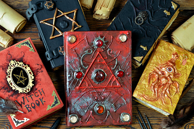 Books of omnipotence: what pharaohs and kings forbade their subjects to read 3