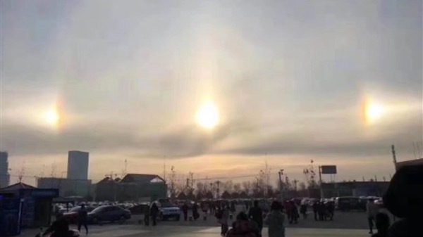 Three suns were observed high above Beijing for 2 hours (video) 3