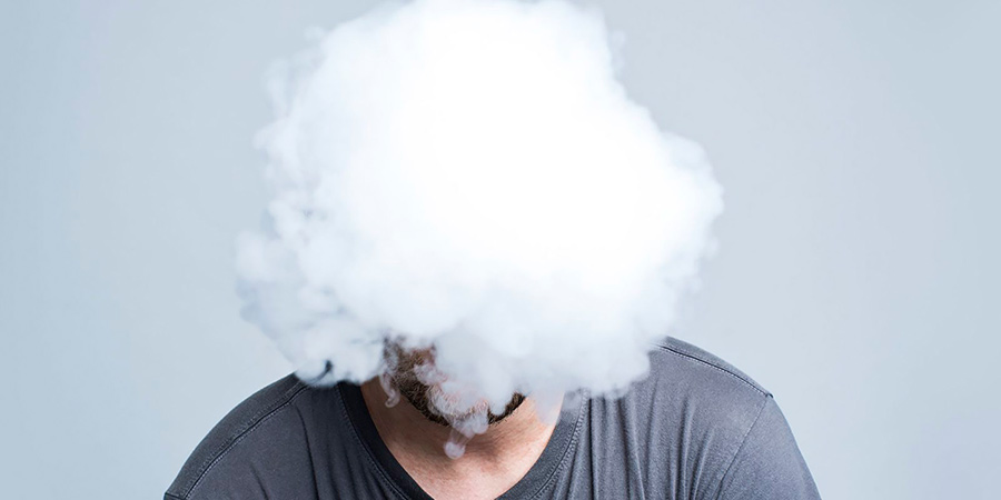 Cell death and suicide: Liquid e-cigarette fragrances damage the lungs 8
