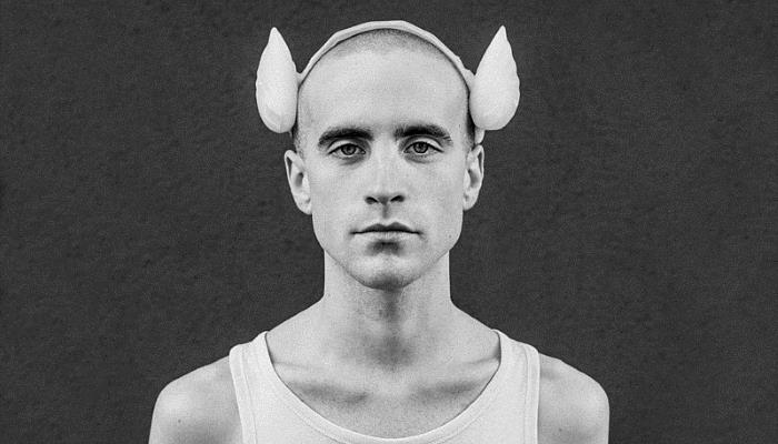 A self declared fish-man implants two fins in his skull 17