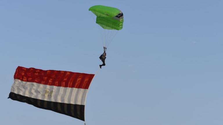 On December 4, many UFOs appeared at night over the pyramids of Giza in Egypt 2