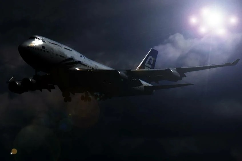 An Out Of This World Encounter: Japan Air Lines Flight 1628 spotted a giant UFO in the skies over Alaska 1