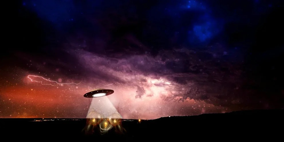 Trump-signed bill obliges US federal services to publish UFO contact data 15