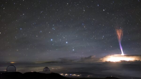 In Hawaii, two rare phenomena in the sky were noticed at once 17