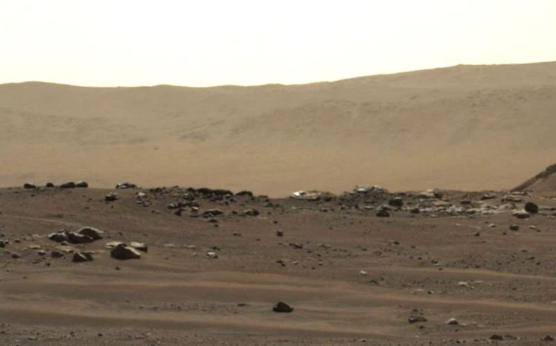 Strange objects captured by the camera of the Perseverance rover 6