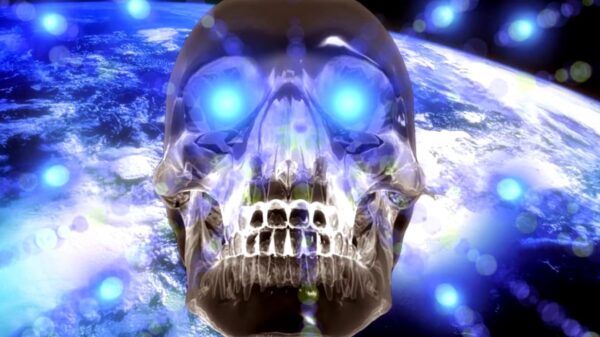 Ufologist said that the found crystal skull refers to aliens 7