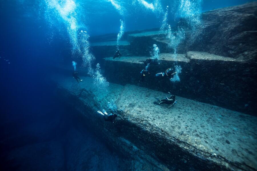 Japanese Atlantis: How The Mysterious Underwater City Was Discovered 1