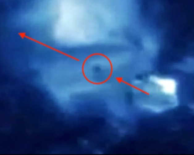 Intergalactic portal: after a cruciform explosion, a Moon-sized UFO flew out of the Sun 2