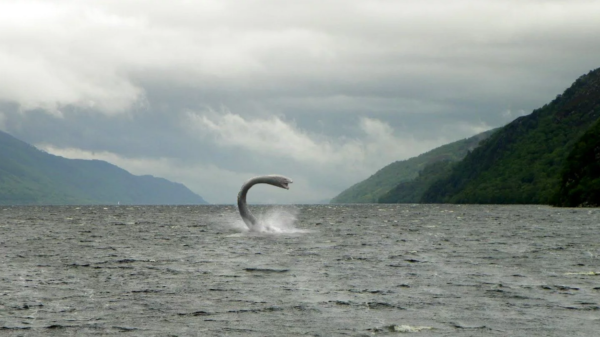 Loch Ness monster reappears? 3 people saw a huge black shadow moving slowly 9