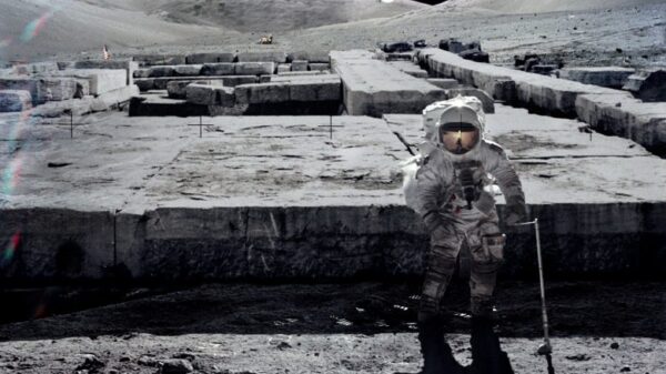 An alien ship, cryochambers, and the ruins of ancient buildings were found on the moon 26