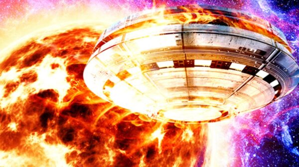 Intergalactic portal: after a cruciform explosion, a Moon-sized UFO flew out of the Sun 1