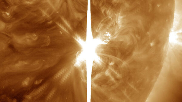 NASA: On April 20, a unique M1-class flare occurred on the Sun 14