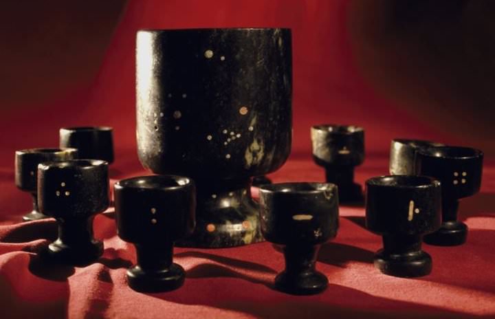 In Ecuador, one large Jade cup and 12 smaller Jade cups were found. Each of the smaller cups are a little bit different in size, but if you were to fill each one and pour them into the larger one, the contents would exactly fill the larger cup. The large cup has a perfect inlaid star constellation, showing Orion and other stars.