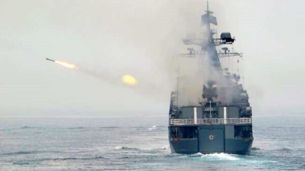 The planet is watching with bated breath: Russian Navy has entered into confrontation with a US submarine 49