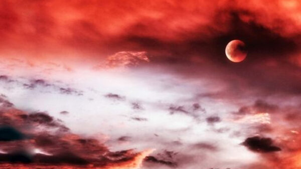 The world's largest desert brings "bloody" rains to Europe 12