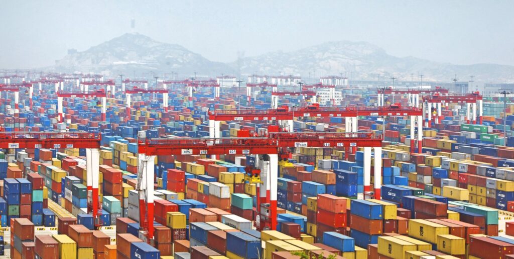 Lockdown in Shanghai "blocks" merchant ships from unloading at port. It could soon collapse the whole world 1