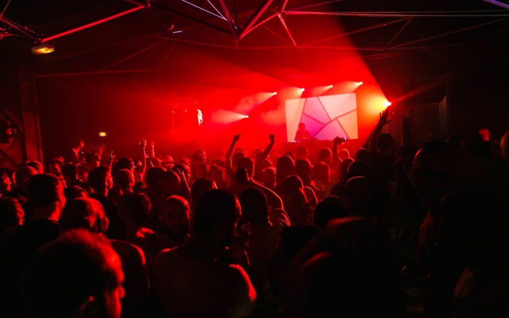 Bloodlines: Who is behind the strange bites in French nightclubs? 1