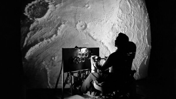 Dangerous hobby: looking for evidence of alien existence on the dark side of the moon 9