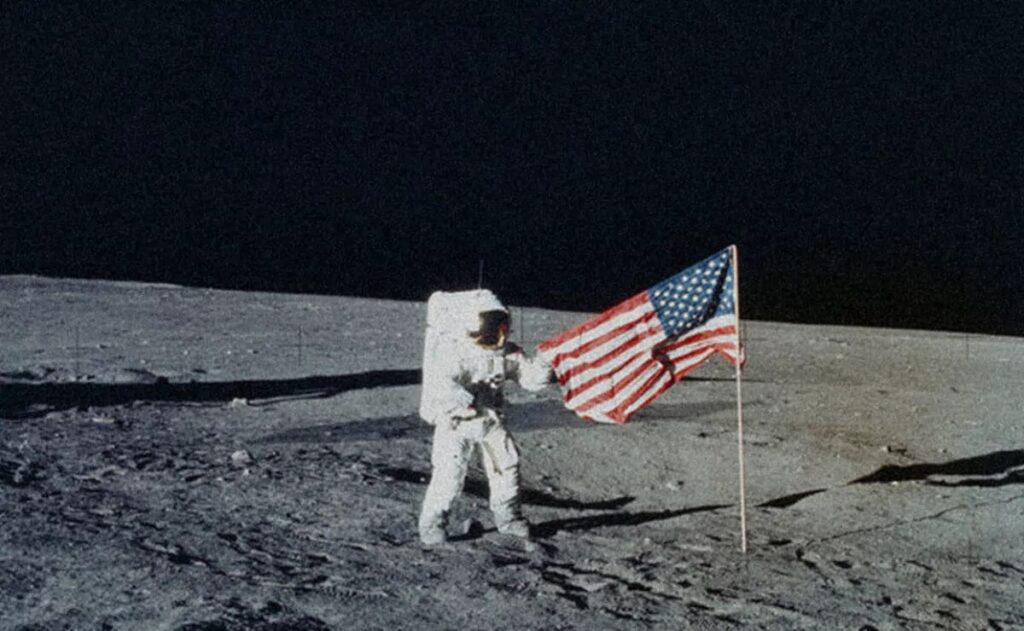 Daily Express baffled by Neil Armstrong's "disappearance" from moon landing photos 1
