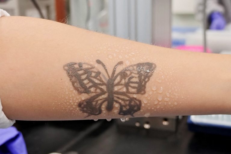 Scientists develop 'tattoo' nanotechnology - It will control vital functions and soon be connected with a wireless microchip 1